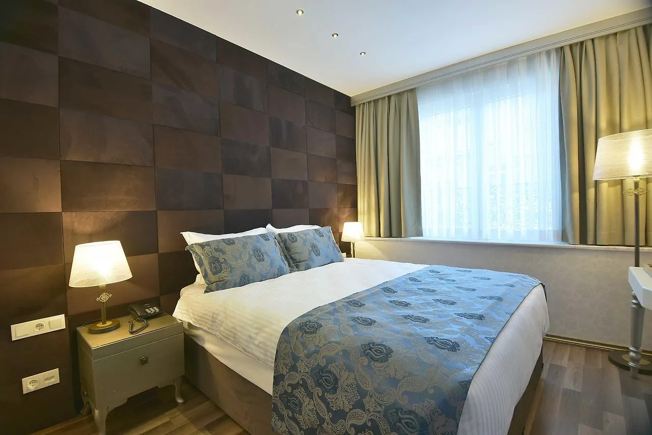 Piccolo Hotel İstanbul 3*,